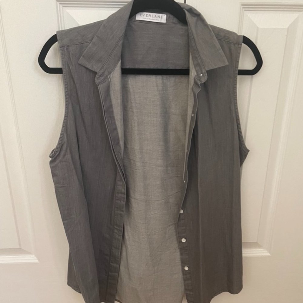 Everlane Gray Denim Sleeveless Button-Down - Size M - Never Worn